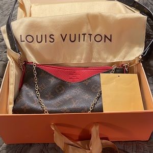 LOUISE VUITTON MONOGRAM SMALL CROSS BODY Authenticity Unsure,Gift,SALE FINAL